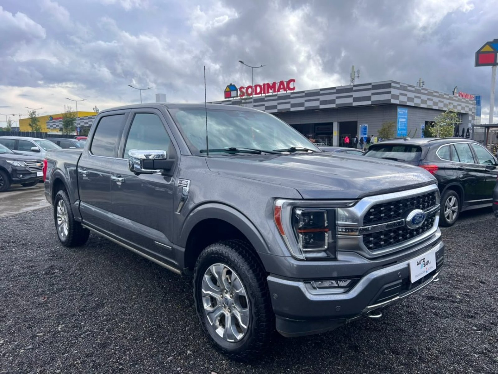 Ford F-150 FHEV PLATINUM 4X4 3.5 AUT 2024 - Foto 3 de 10