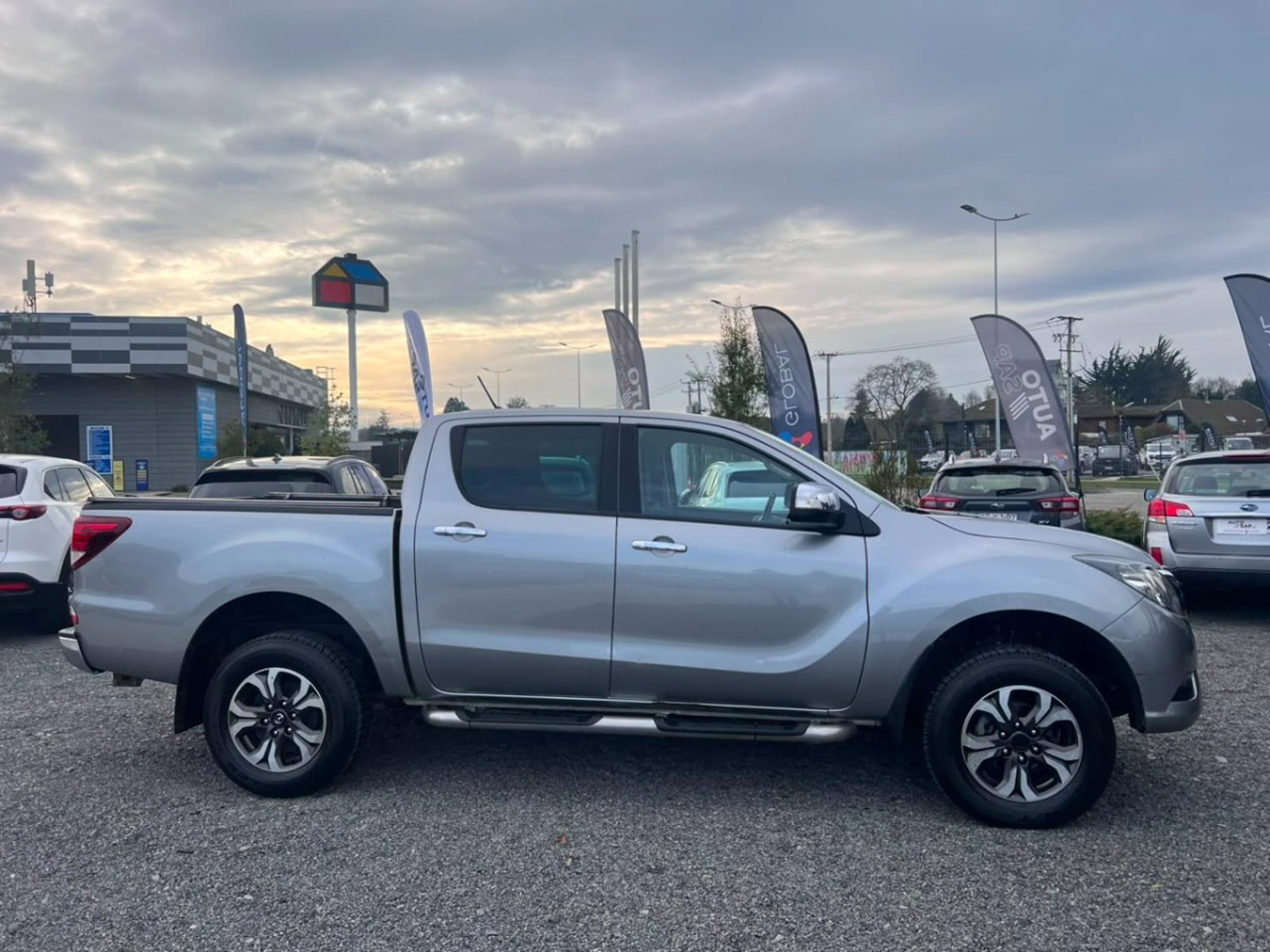 Mazda BT-50 DCAB SDX 4X4 3.2 AUTOMATICA 2018 - Imagen 4 de 10