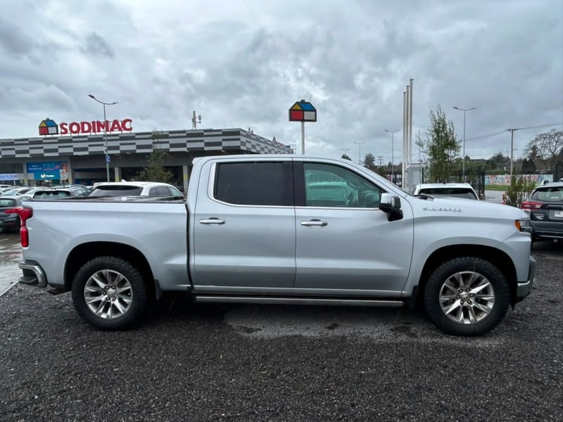 Chevrolet SILVERADO CC DCAB 4X4 5.3 AUT 2021 - Imagen 4 de 10