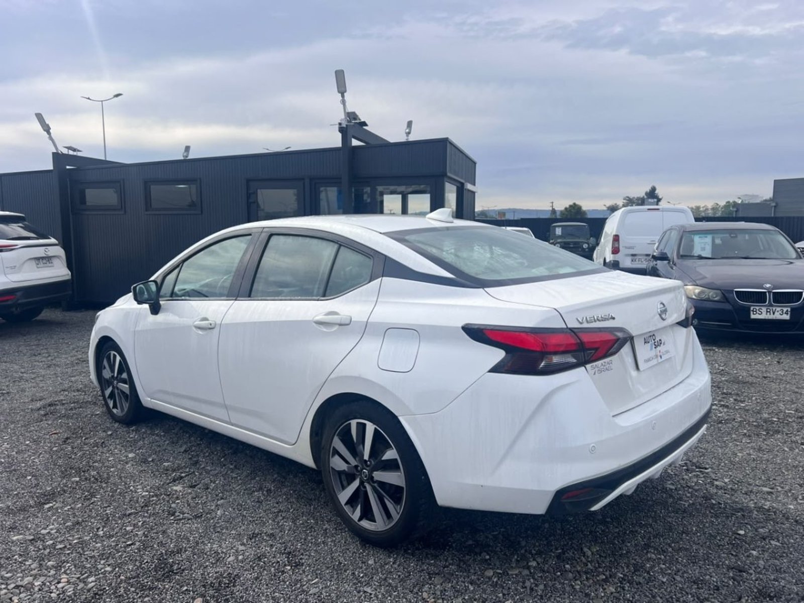 Nissan VERSA EXCLUSIVE 1.6 AUT 2020 - Foto 4 de 10