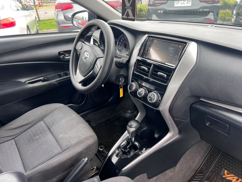 Toyota YARIS SEDAN 1.5 AUT 2019 - Imagen 9 de 10