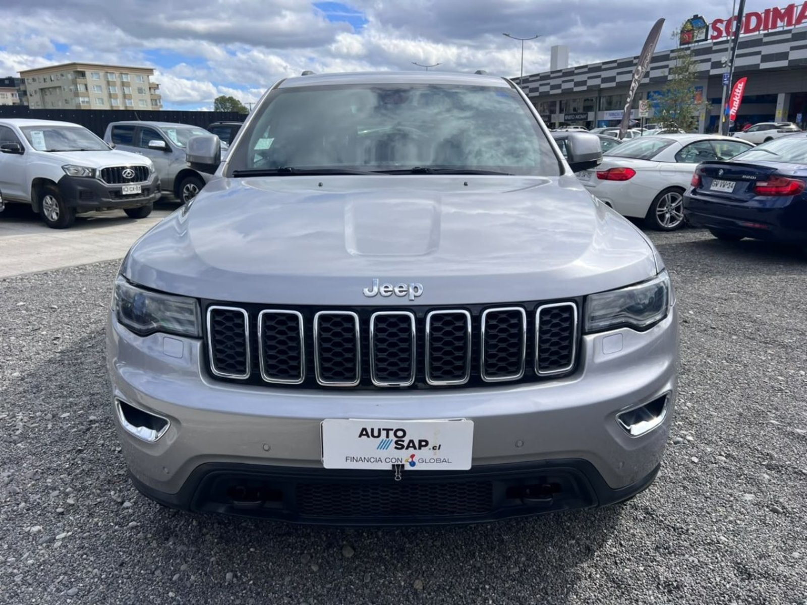Jeep GRAND CHEROKEE LAREDO 3.6 2018 - Foto 2 de 10