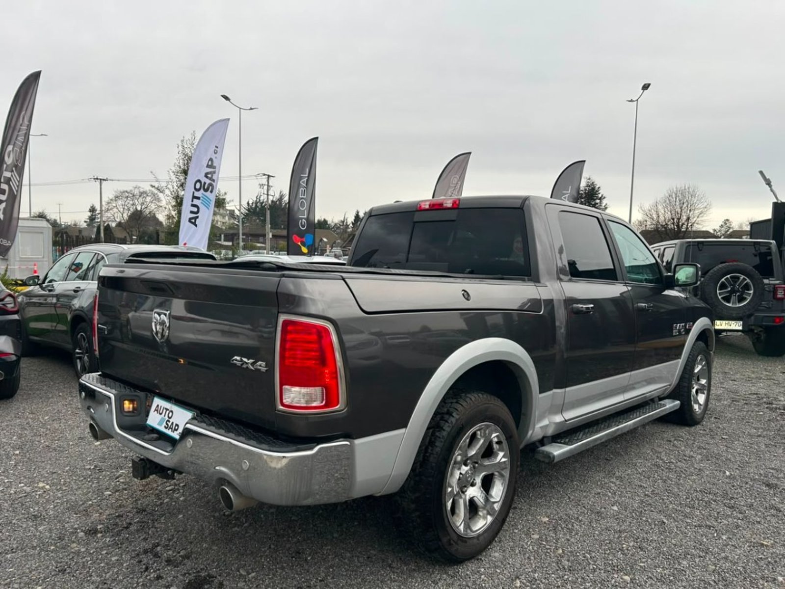 RAM 1500 CREW CAB LARAMIE 5.7 CC V8 2019 - Foto 5 de 10