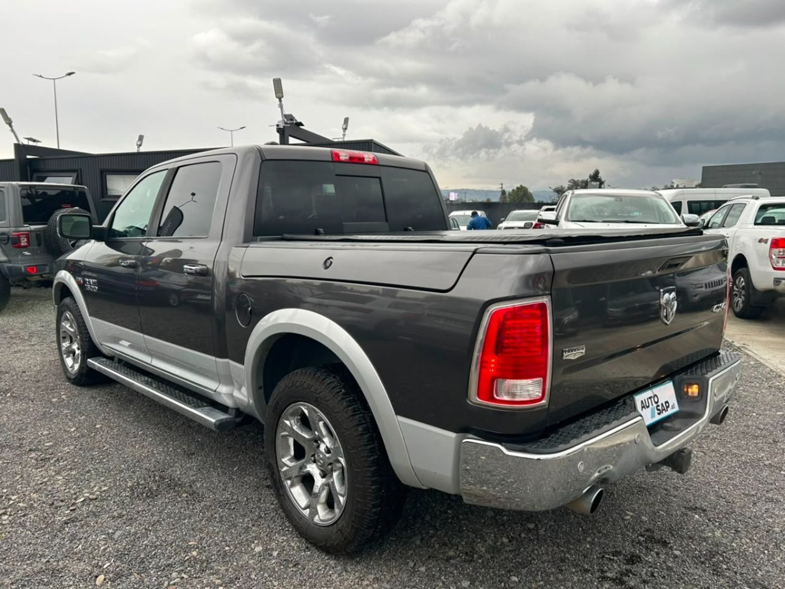RAM 1500 CREW CAB LARAMIE 5.7 CC V8 2019 - Imagen 7 de 10