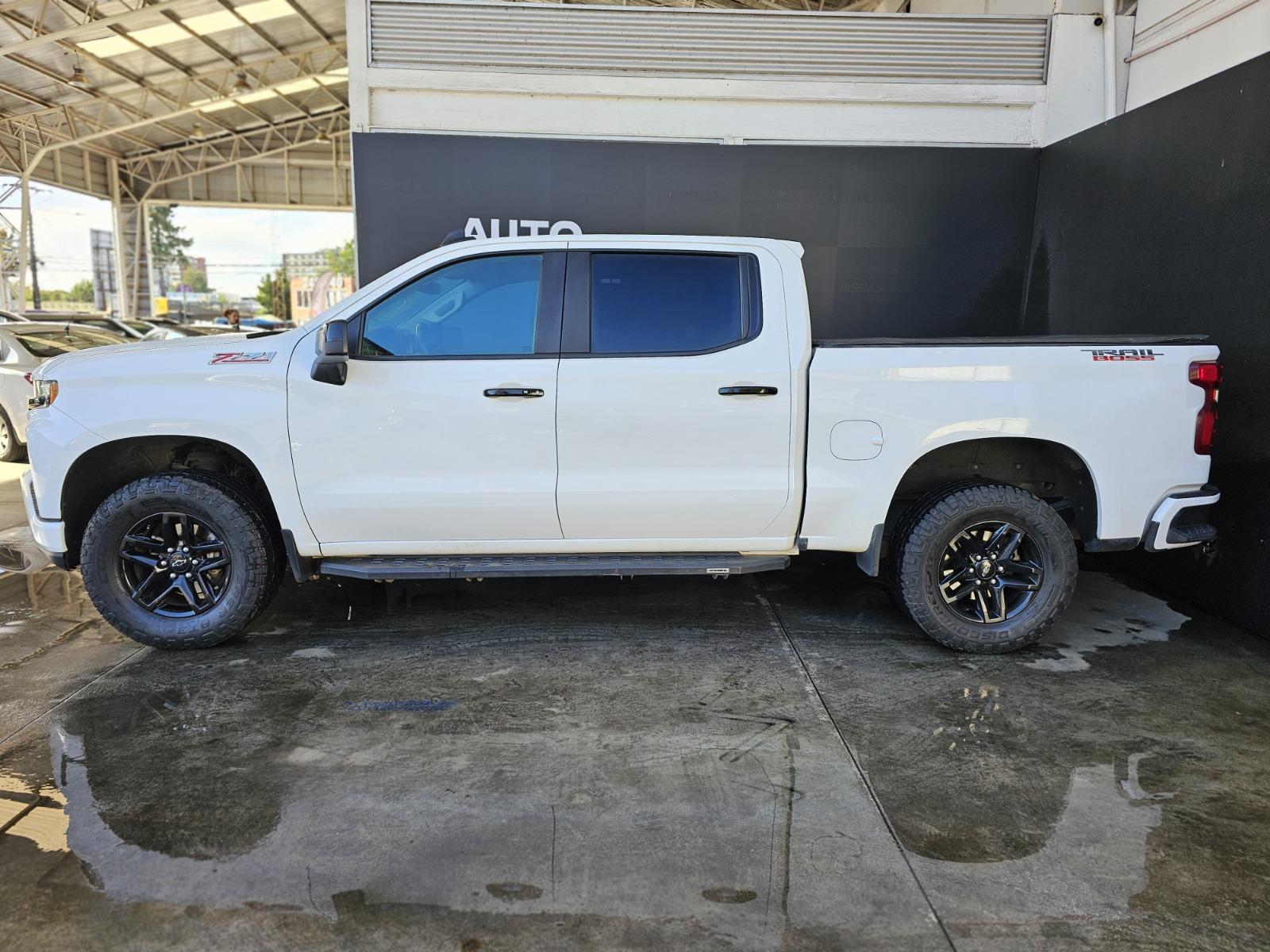 Chevrolet SILVERADO 5.3 Auto LT Trail Boss DC 4WD 2021 - Imagen 8 de 8