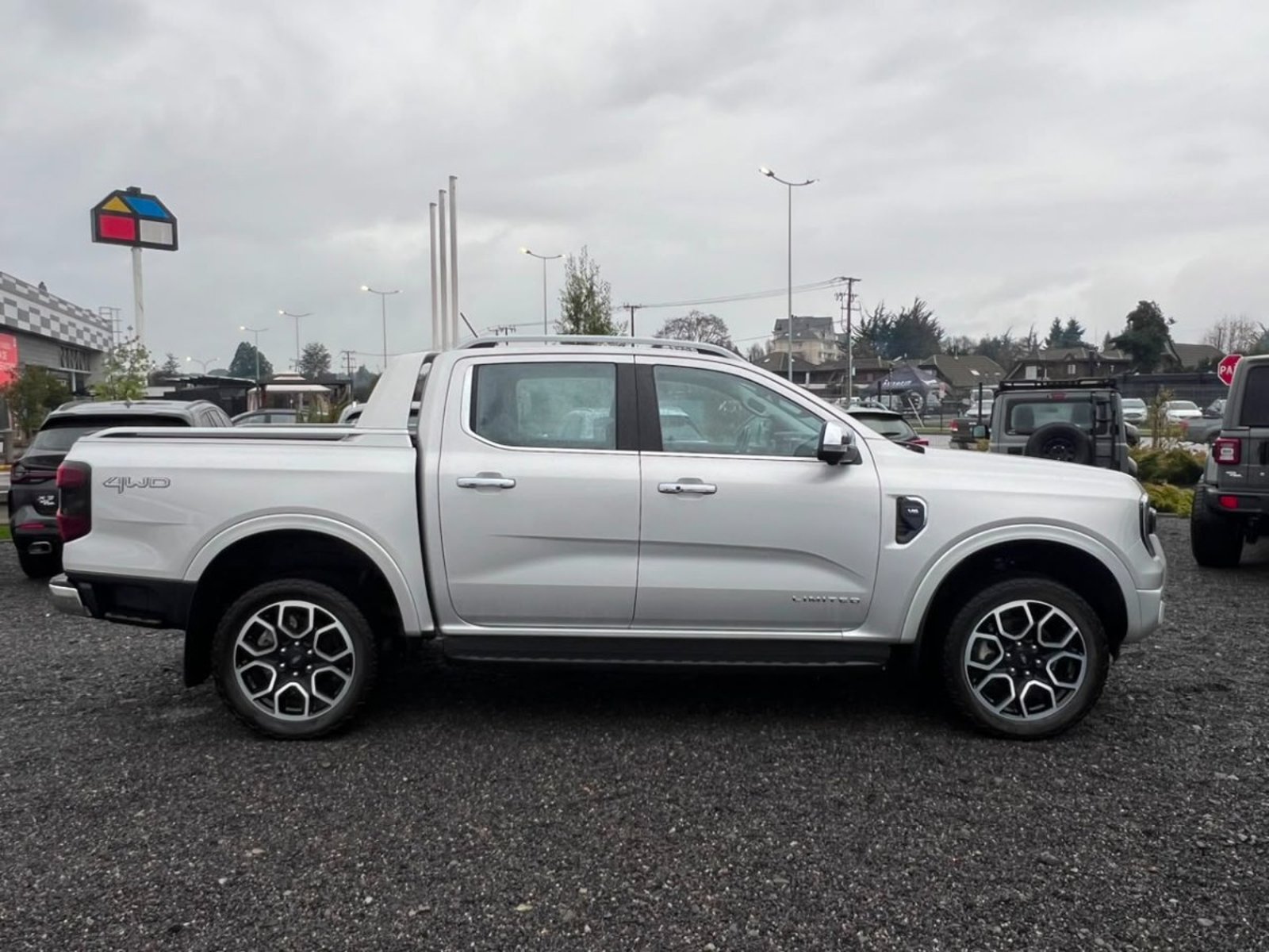 Ford RANGER LIMITED 4X4 3.0 V6 AUT 2024 - Foto 4 de 10