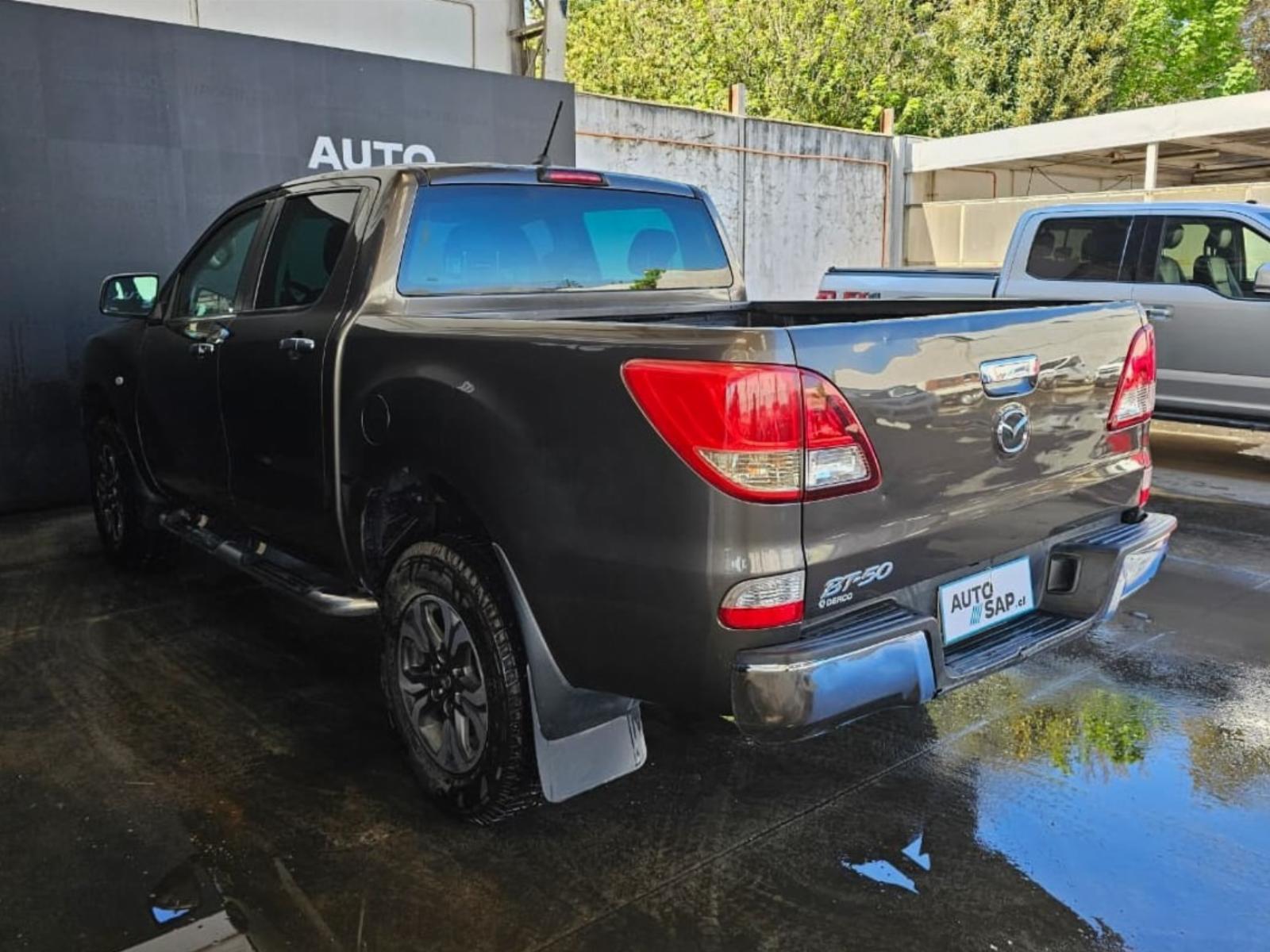 Mazda BT-50 DOHC DCAB 2.2 MT 2022 - Imagen 7 de 8