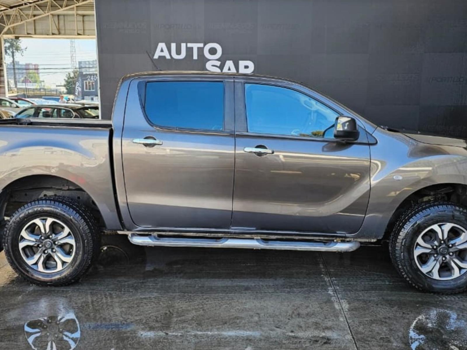 Mazda BT-50 DOHC DCAB 2.2 MT 2022 - Imagen 4 de 8