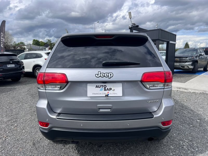 Jeep GRAND CHEROKEE LAREDO 3.6 2018 - Imagen 5 de 10