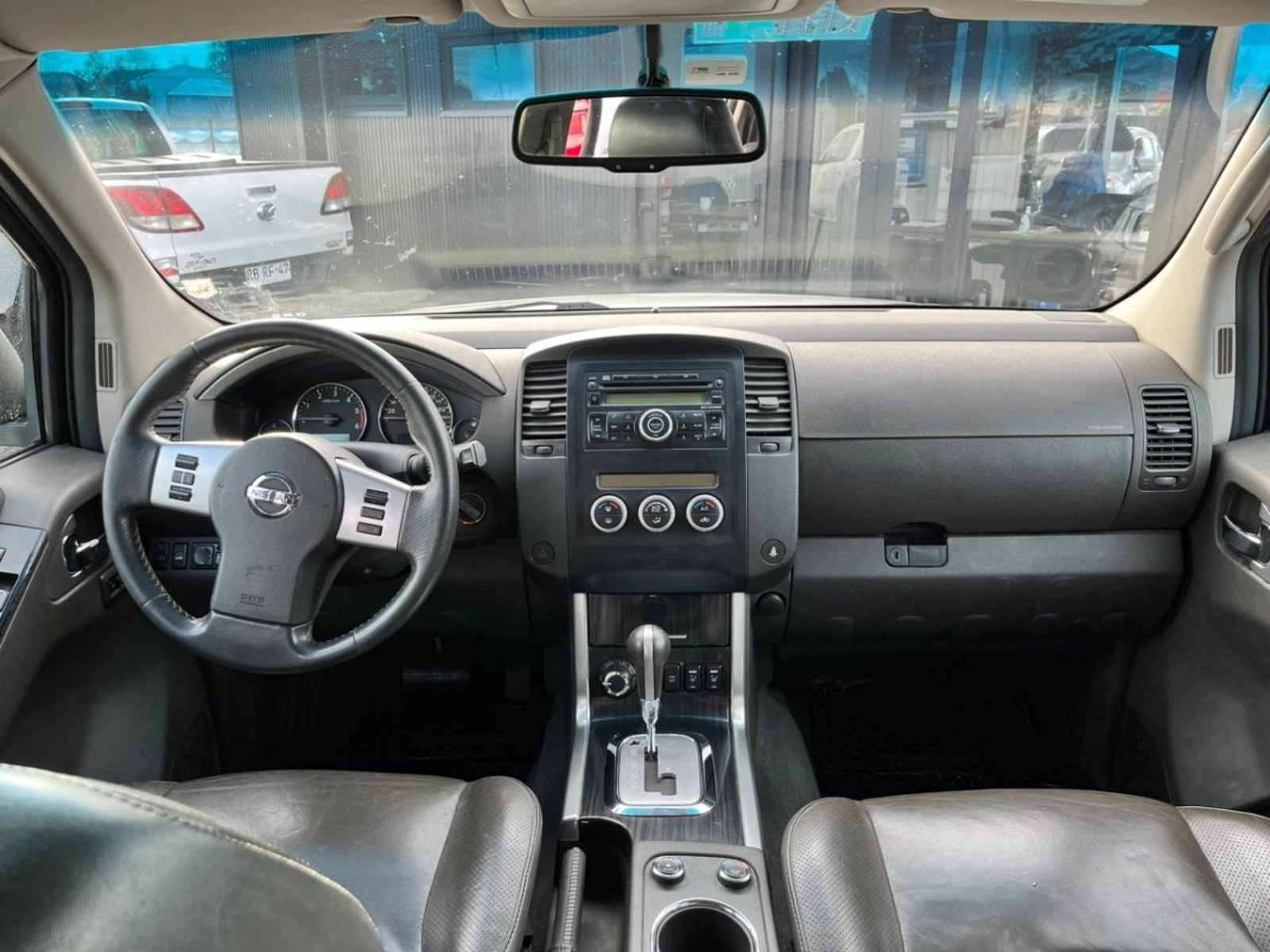 Nissan PATHFINDER PATHFINDER LE 4X4 2.5 2011 - Imagen 9 de 10