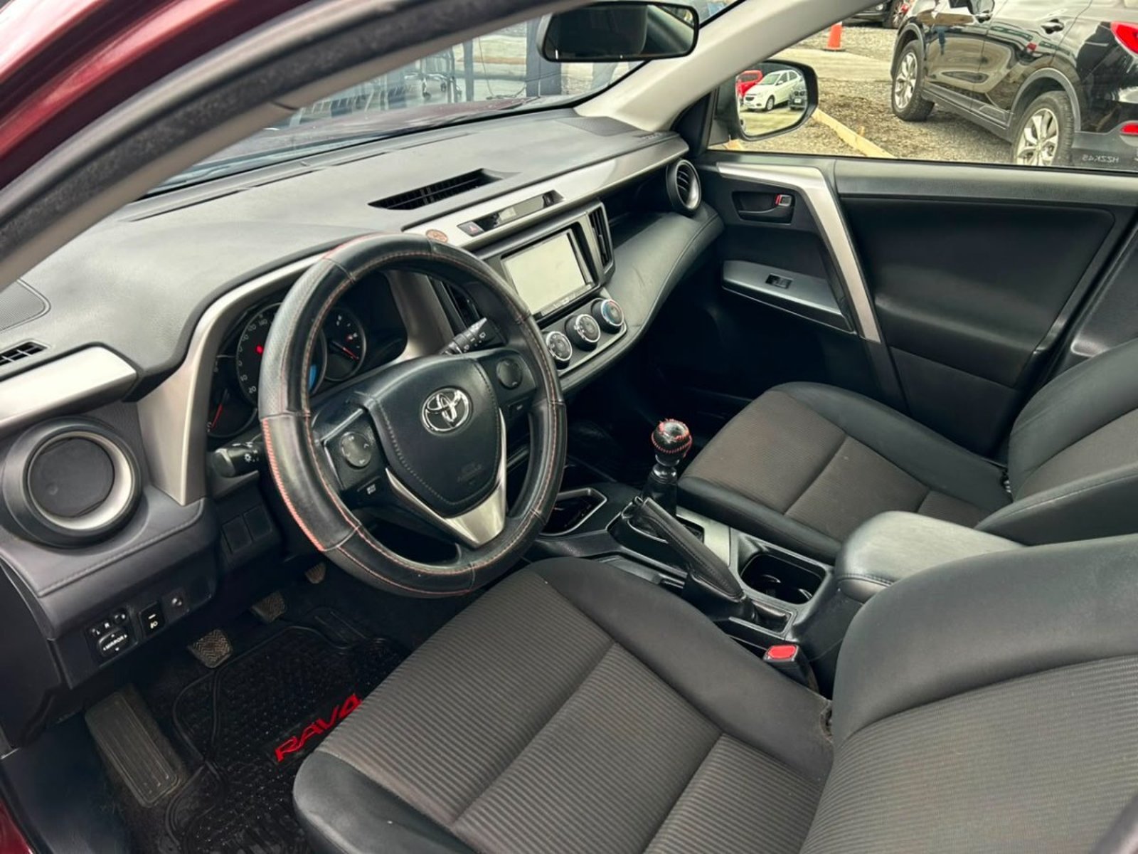 Toyota RAV 4 2.0 4X2 MT LUJO 2016 - Imagen 9 de 10