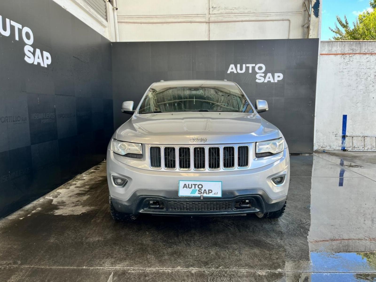 Jeep NEW GRAND CHEROKEE 4X4 3.6 AUT LAREDO 2014 - Foto 3 de 8