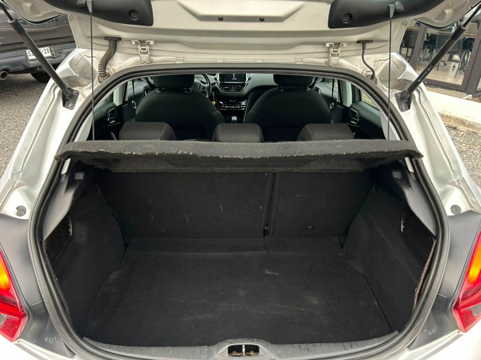 Peugeot 208 208 ACTIVE 1.2 AT 2016 - Imagen 9 de 10