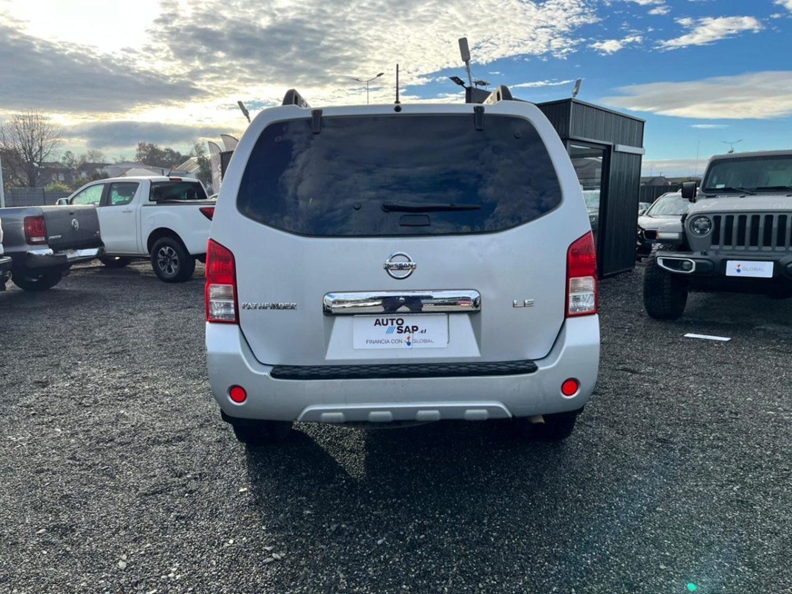 Nissan PATHFINDER PATHFINDER LE 4X4 2.5 2011 - Imagen 6 de 10