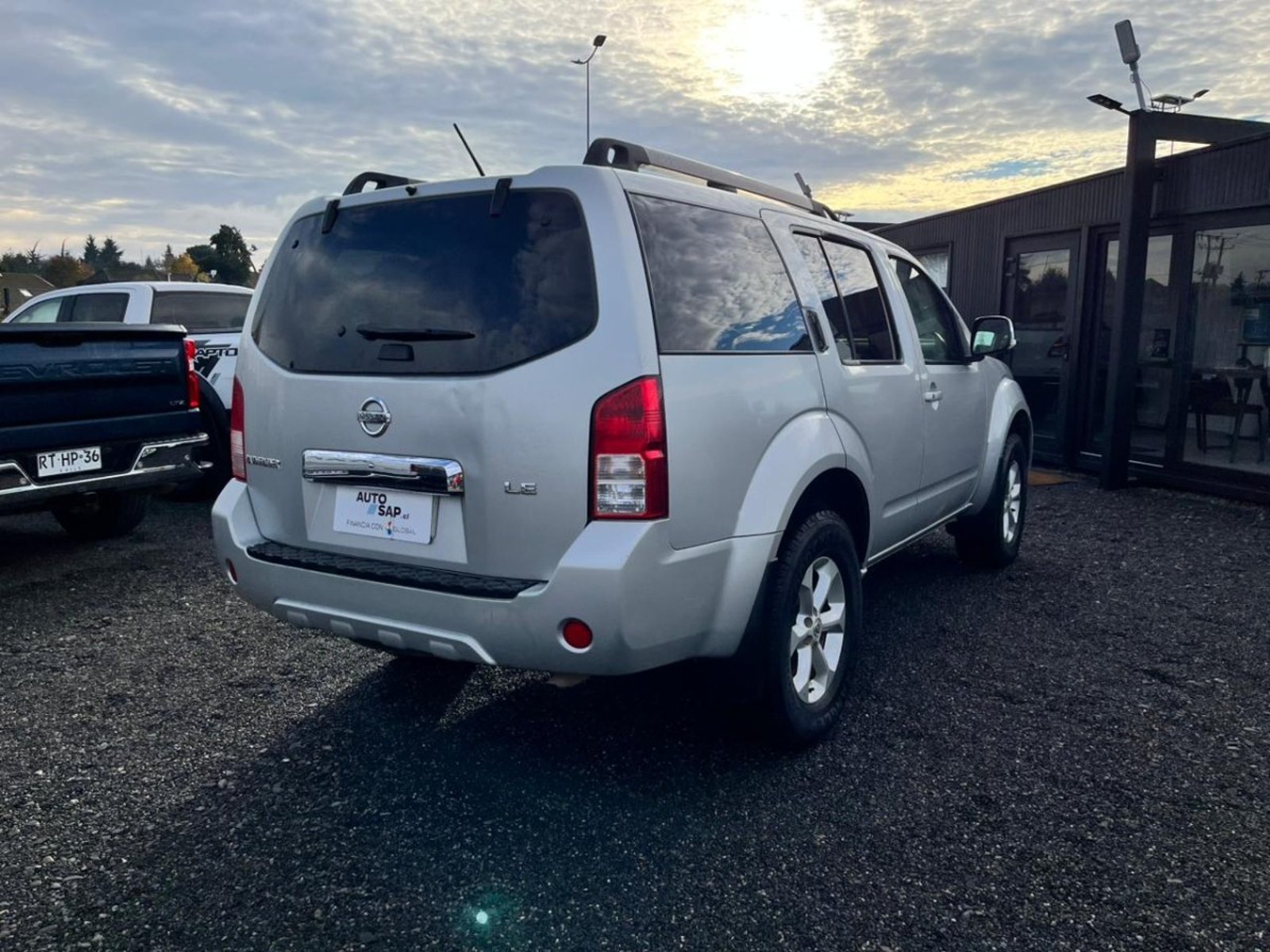 Nissan PATHFINDER PATHFINDER LE 4X4 2.5 2011 - Foto 5 de 10