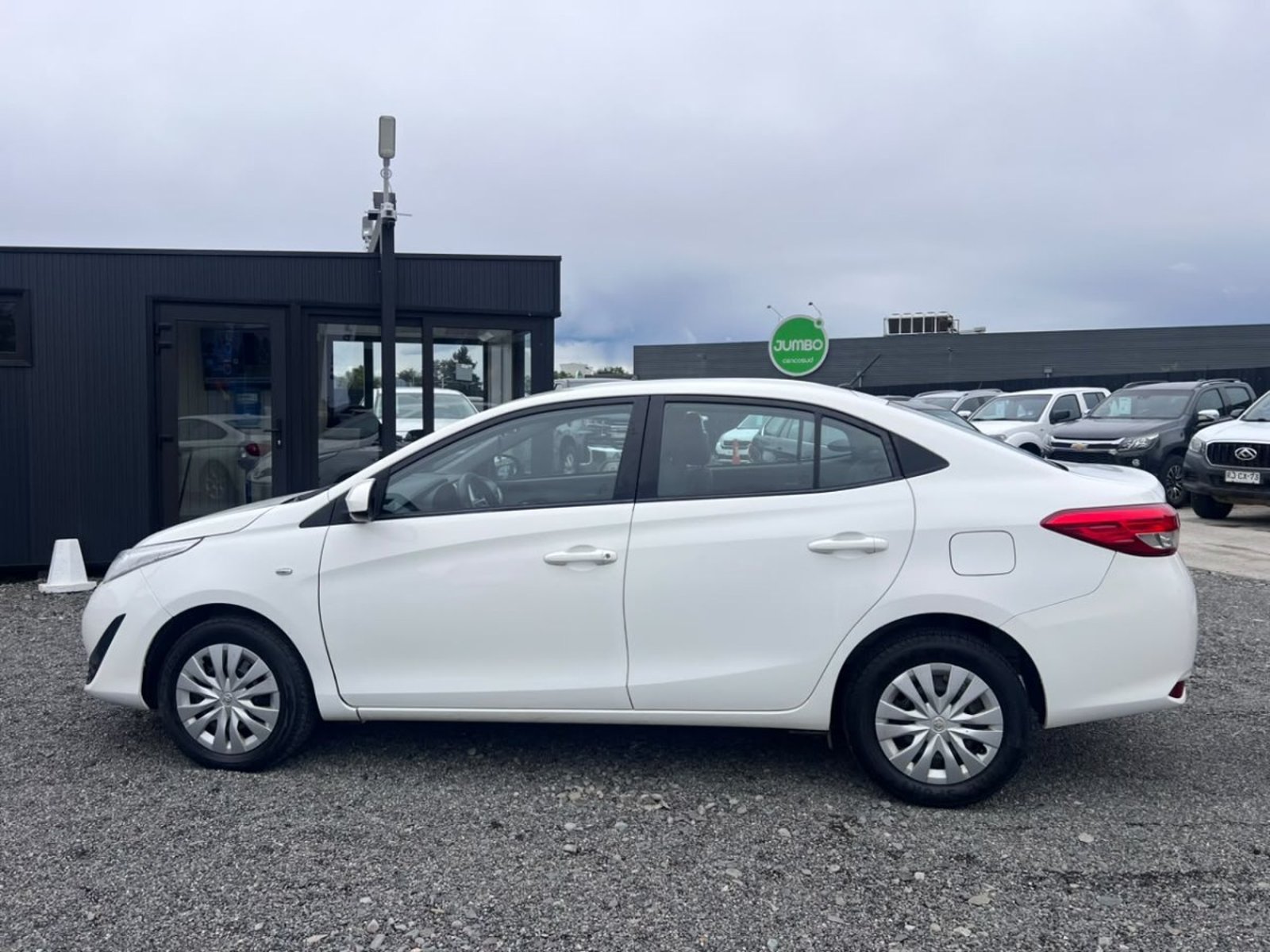 Toyota YARIS SEDAN 1.5 AUT 2019 - Foto 5 de 10