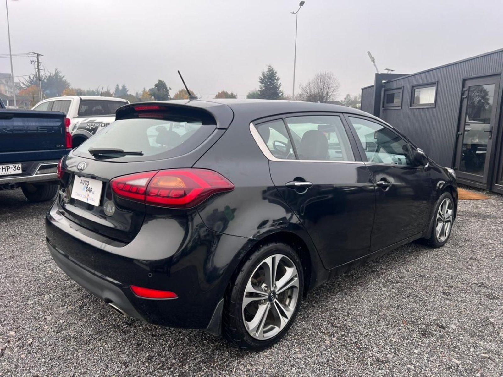 Kia CERATO 5 SX SPORT 2.0 MT 2016 - Imagen 5 de 10
