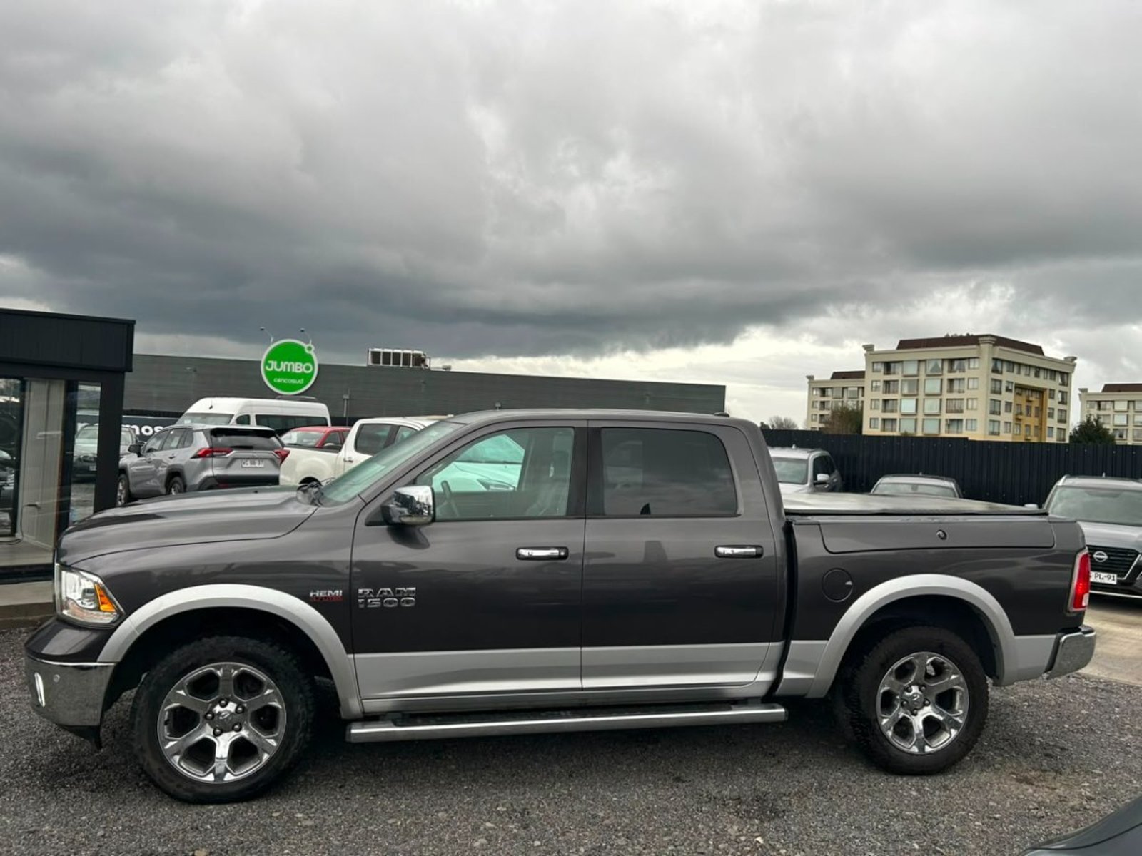 RAM 1500 CREW CAB LARAMIE 5.7 CC V8 2019 - Imagen 8 de 10