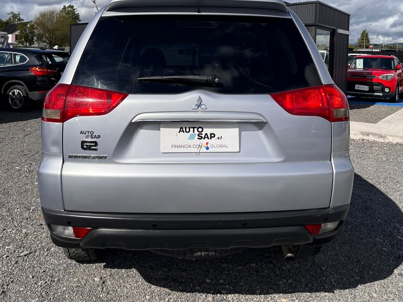 Mitsubishi MONTERO SPORT G2 2.5 AUT 2015 - Foto 4 de 10