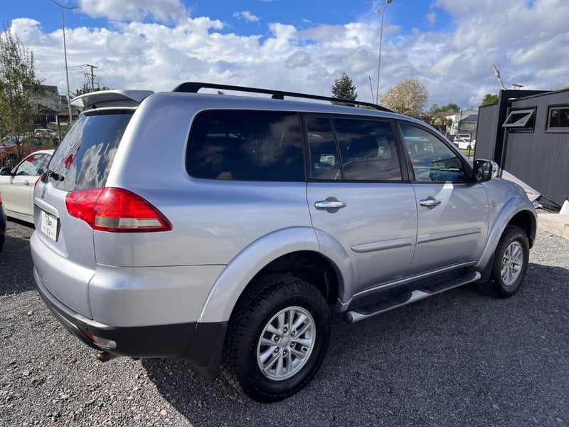 Mitsubishi MONTERO SPORT G2 2.5 AUT 2015 - Imagen 7 de 10