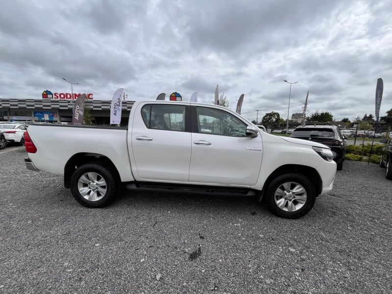 Toyota HILUX SRV 4X4 2.8 2017 - Imagen 6 de 10
