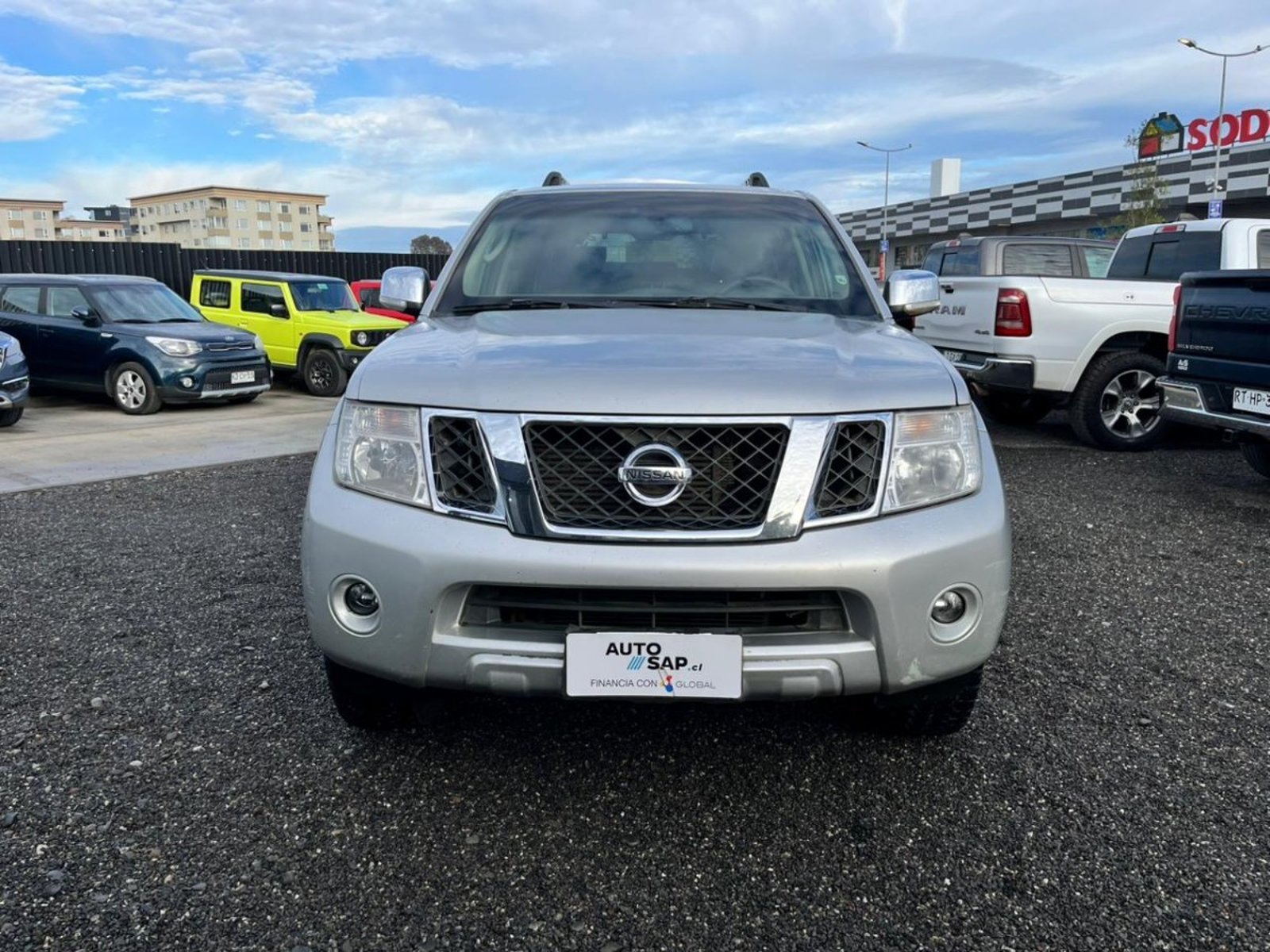 Nissan PATHFINDER PATHFINDER LE 4X4 2.5 2011 - Foto 2 de 10
