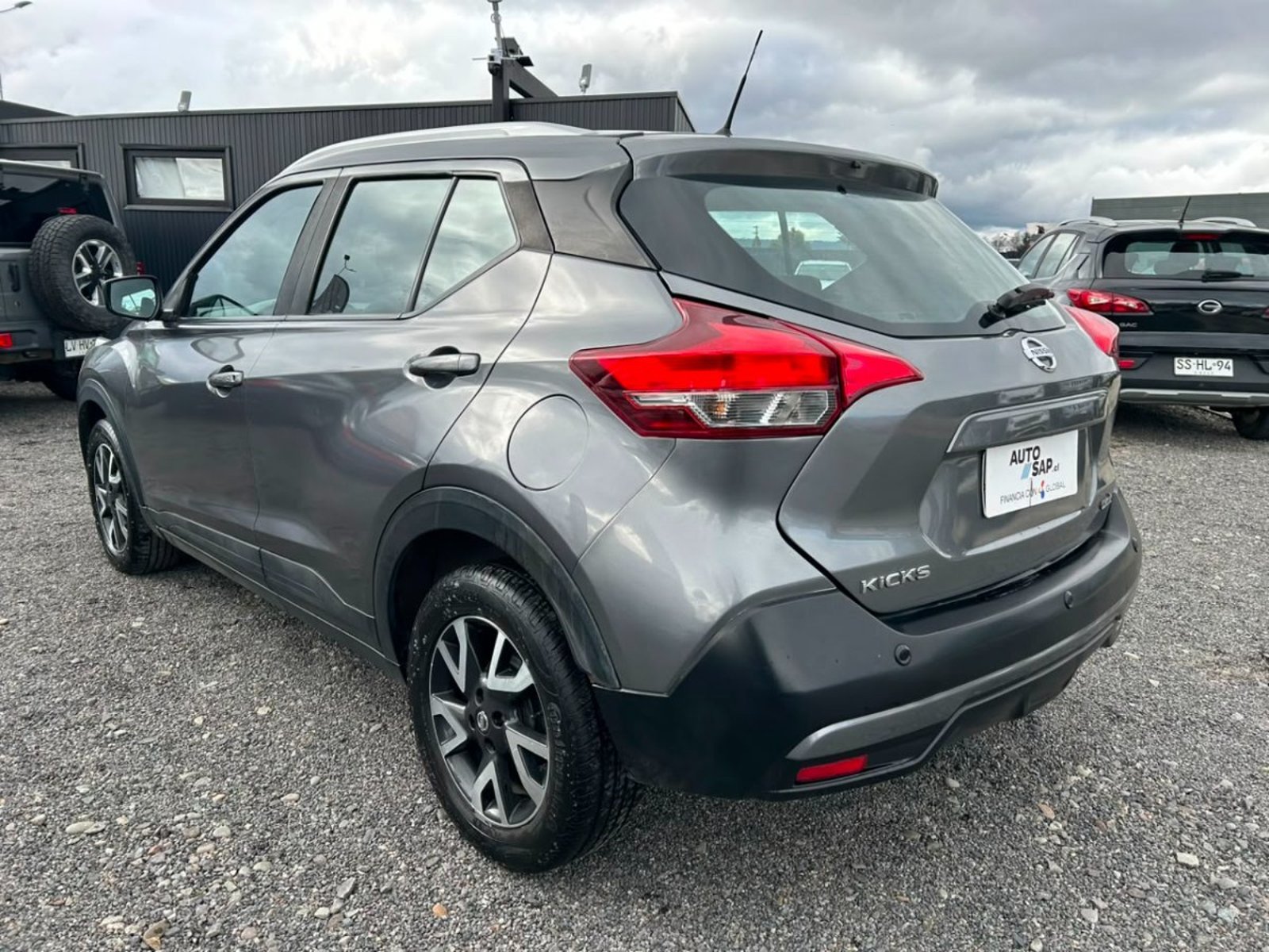 Nissan KICKS 1.6 SENSE MT 2020 - Imagen 7 de 10