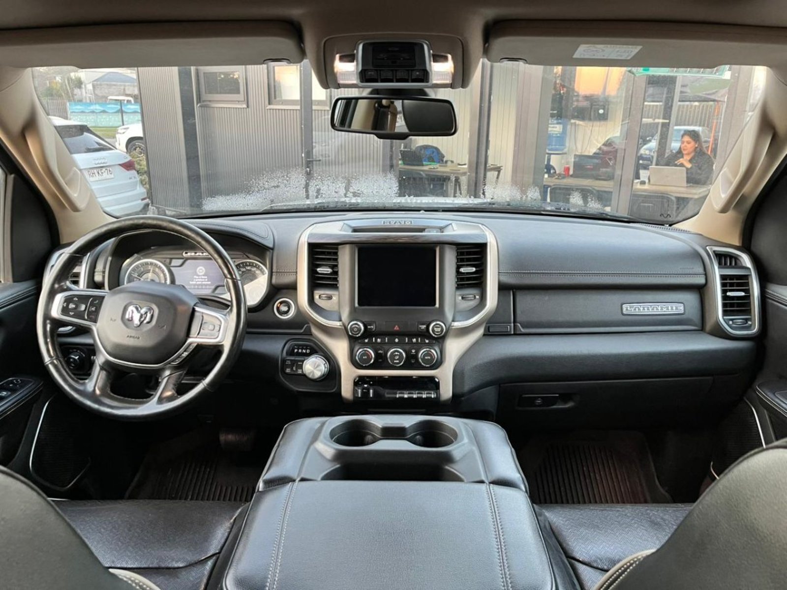 RAM 1500 LARAMIE DCAB 4X4 5,7 AUT 2020 - Imagen 10 de 10