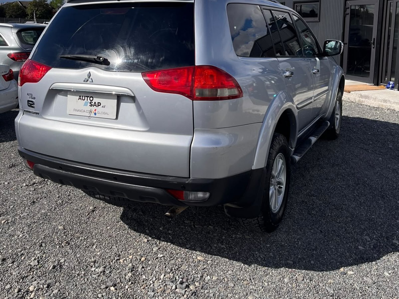 Mitsubishi MONTERO SPORT G2 2.5 AUT 2015 - Foto 3 de 10