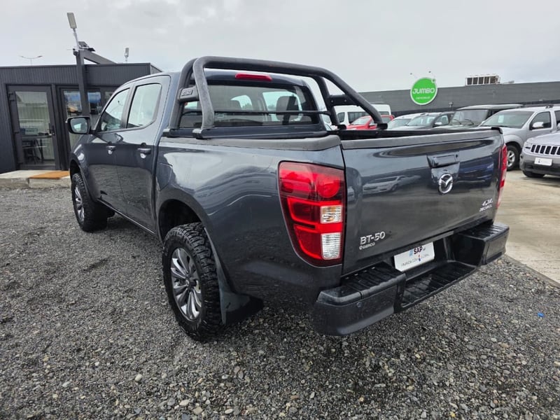 Mazda BT-50 3.0 CORE 4X4 6MT 2024 - Imagen 9 de 10
