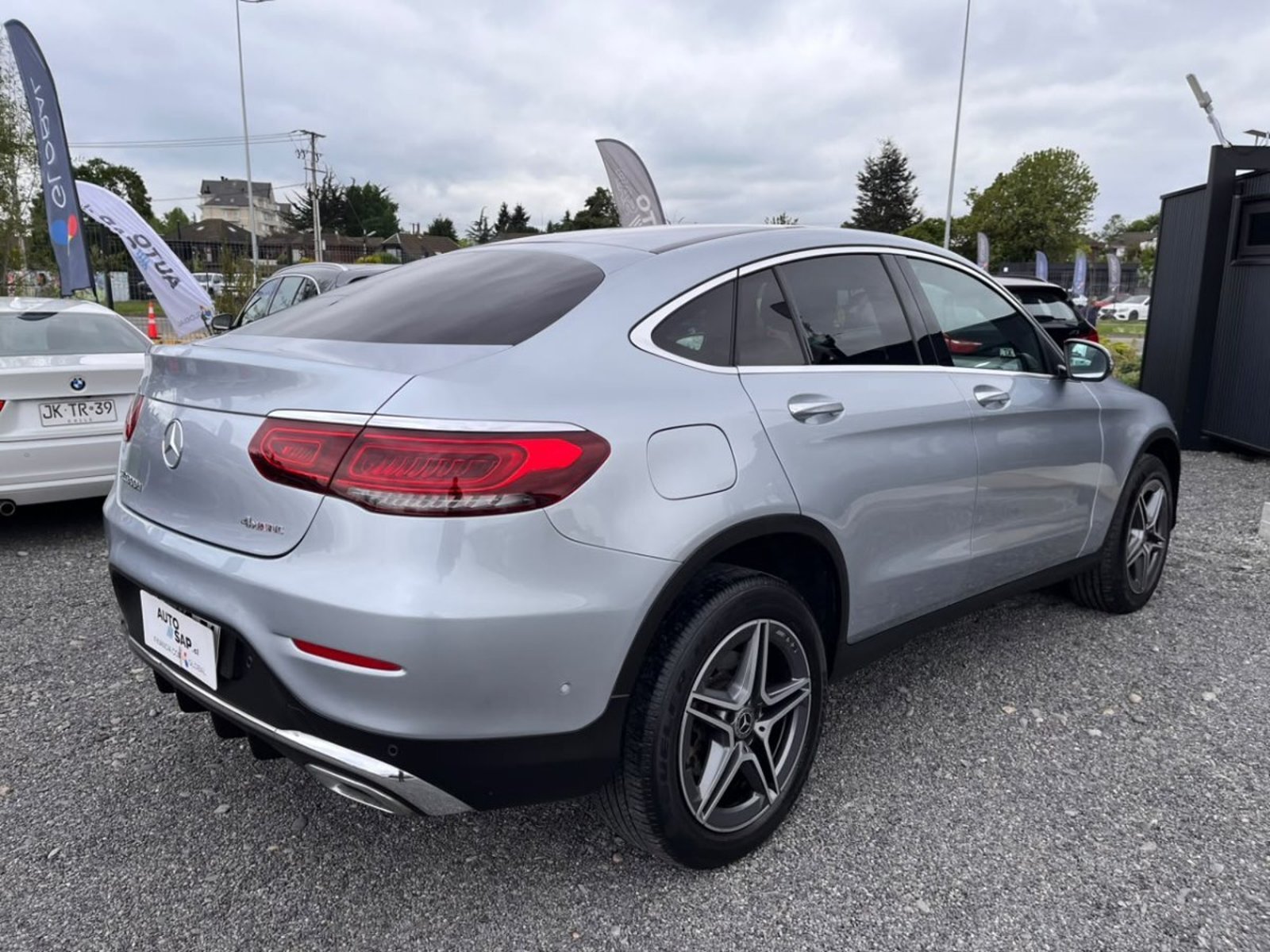 Mercedes-Benz GLC 300 2022 - Foto 4 de 10