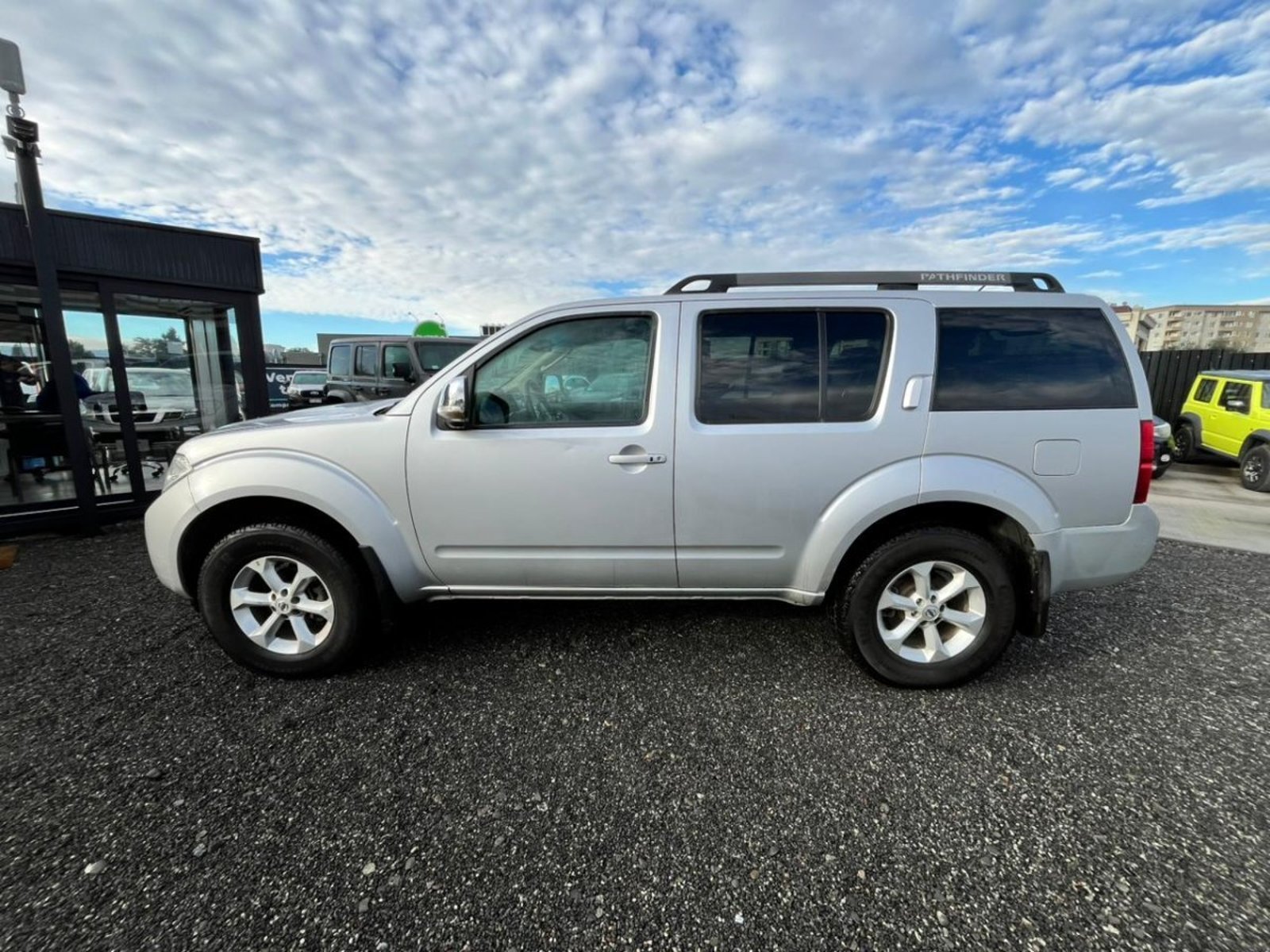 Nissan PATHFINDER PATHFINDER LE 4X4 2.5 2011 - Imagen 8 de 10