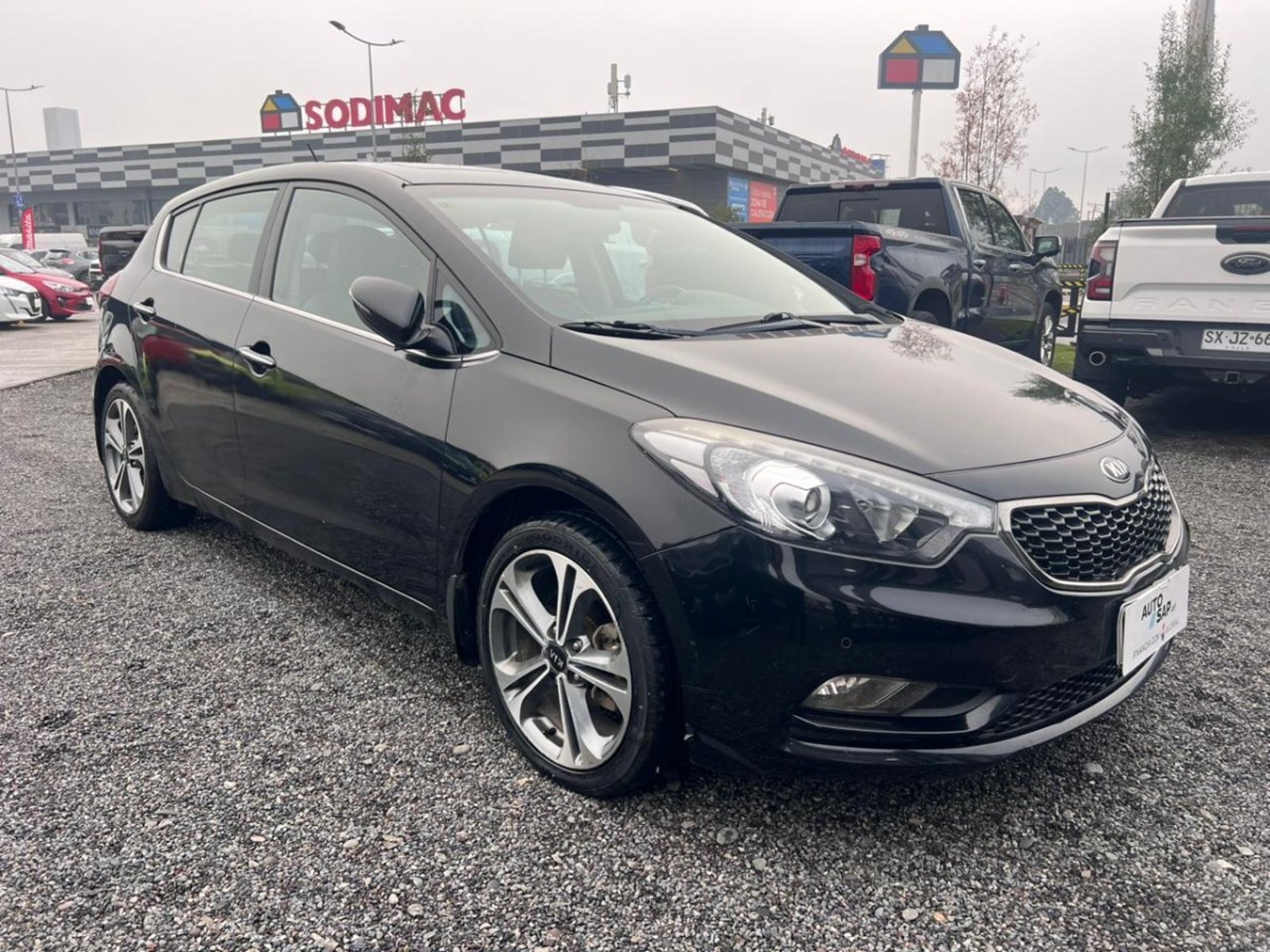 Kia CERATO 5 SX SPORT 2.0 MT 2016 - Foto 3 de 10