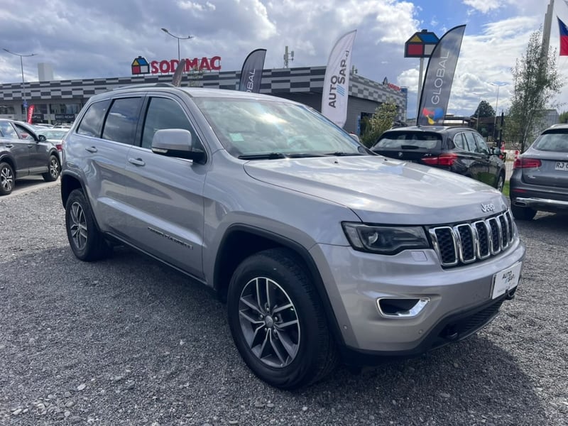Jeep GRAND CHEROKEE LAREDO 3.6 2018 - Imagen 3 de 10