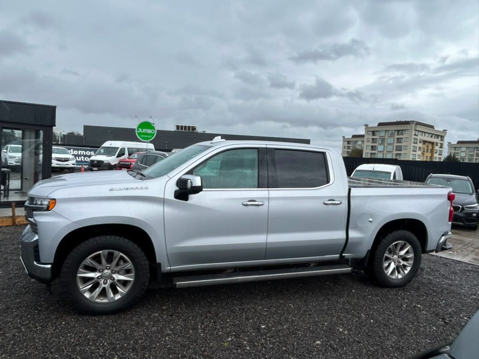 Chevrolet SILVERADO CC DCAB 4X4 5.3 AUT 2021 - Imagen 10 de 10
