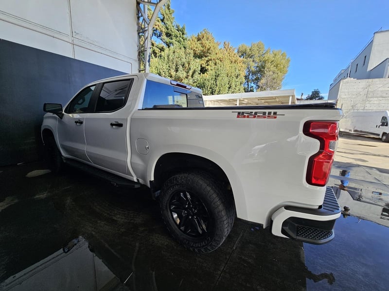 Chevrolet SILVERADO 5.3 Auto LT Trail Boss DC 4WD 2021 - Imagen 6 de 8