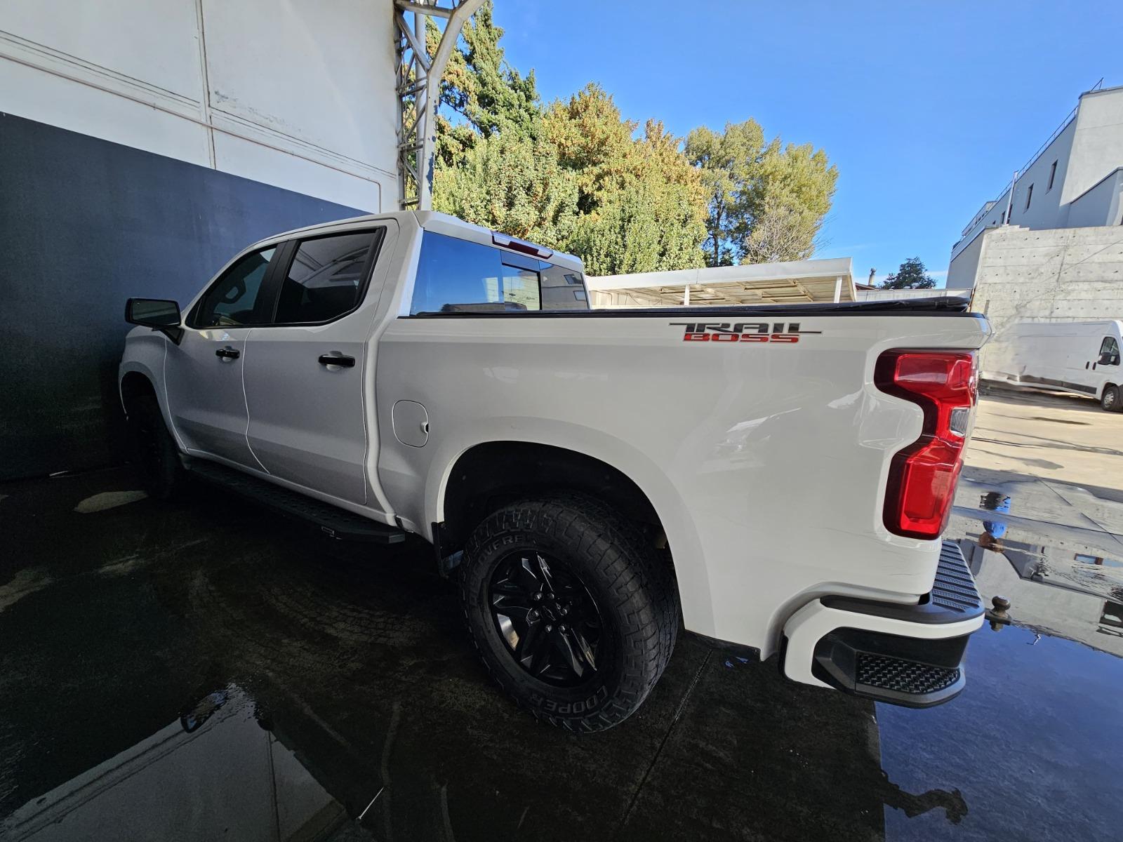 Chevrolet SILVERADO 5.3 Auto LT Trail Boss DC 4WD 2021 - Imagen 6 de 8