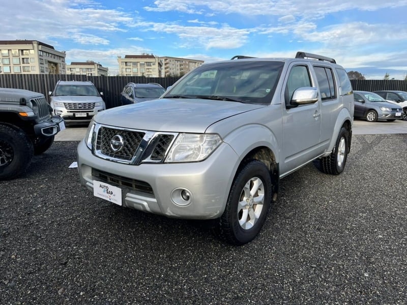 Nissan PATHFINDER PATHFINDER LE 4X4 2.5 2011