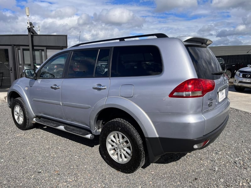 Mitsubishi MONTERO SPORT G2 2.5 AUT 2015 - Imagen 6 de 10