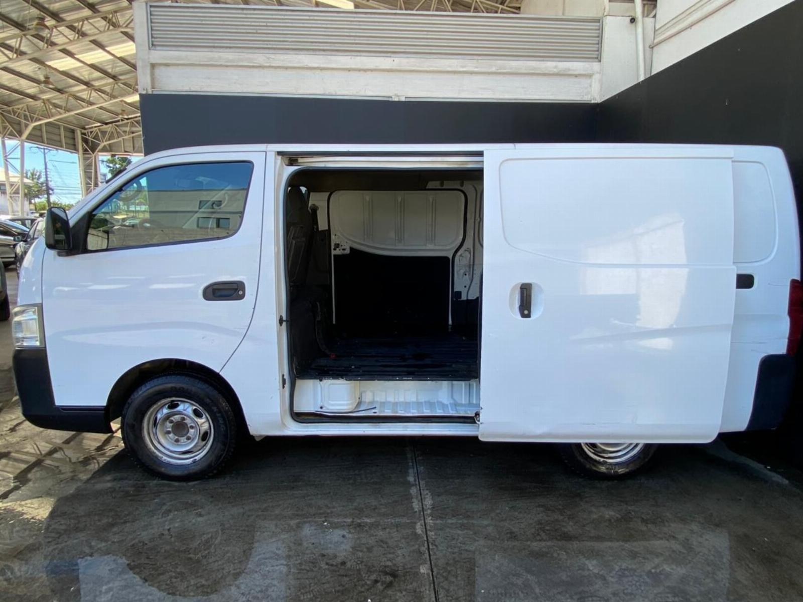 Nissan NV350 2.5 DIESEL MECANICO 2015 - Imagen 9 de 10