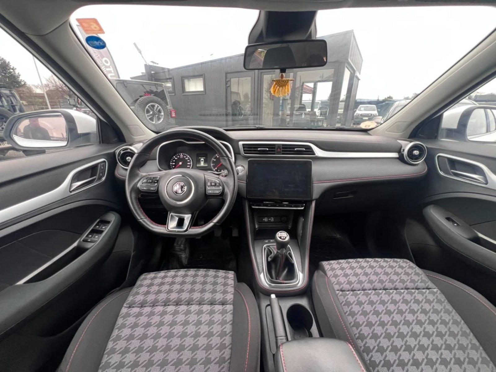 MG ZX 1.5 DLX 4X2 MT 2024 - Imagen 9 de 10
