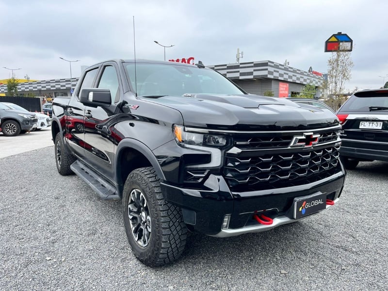 Chevrolet SILVERADO ZR2 6.2 AT 4X4 2023 - Imagen 3 de 10