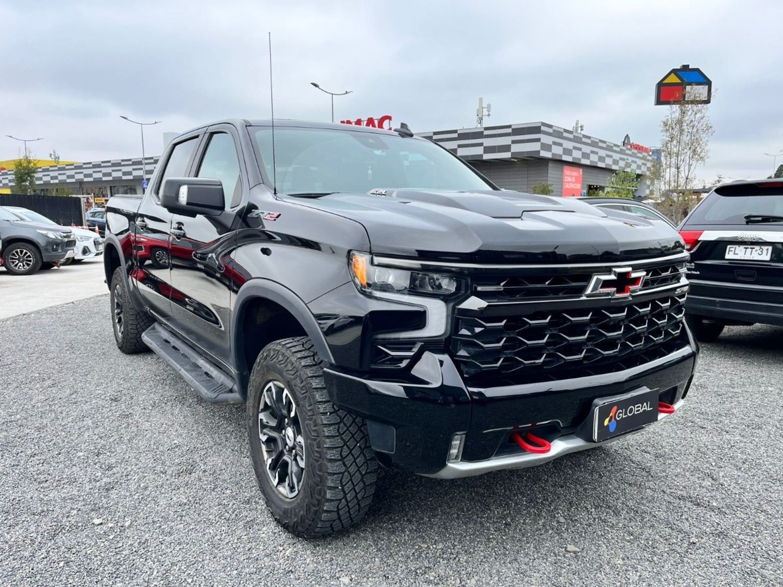 Chevrolet SILVERADO ZR2 6.2 AT 4X4 2023 - Foto 3 de 10