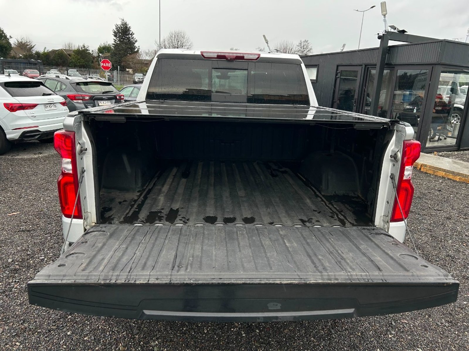 Chevrolet SILVERADO CC DCAB 4X4 5.3 AUT 2021 - Imagen 8 de 10