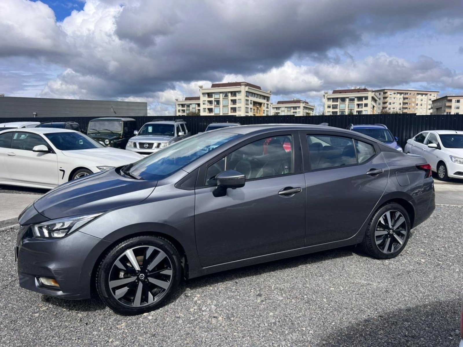 Nissan VERSA CVT 1.6 AUT EXCLUSIVE 2022 - Imagen 8 de 10