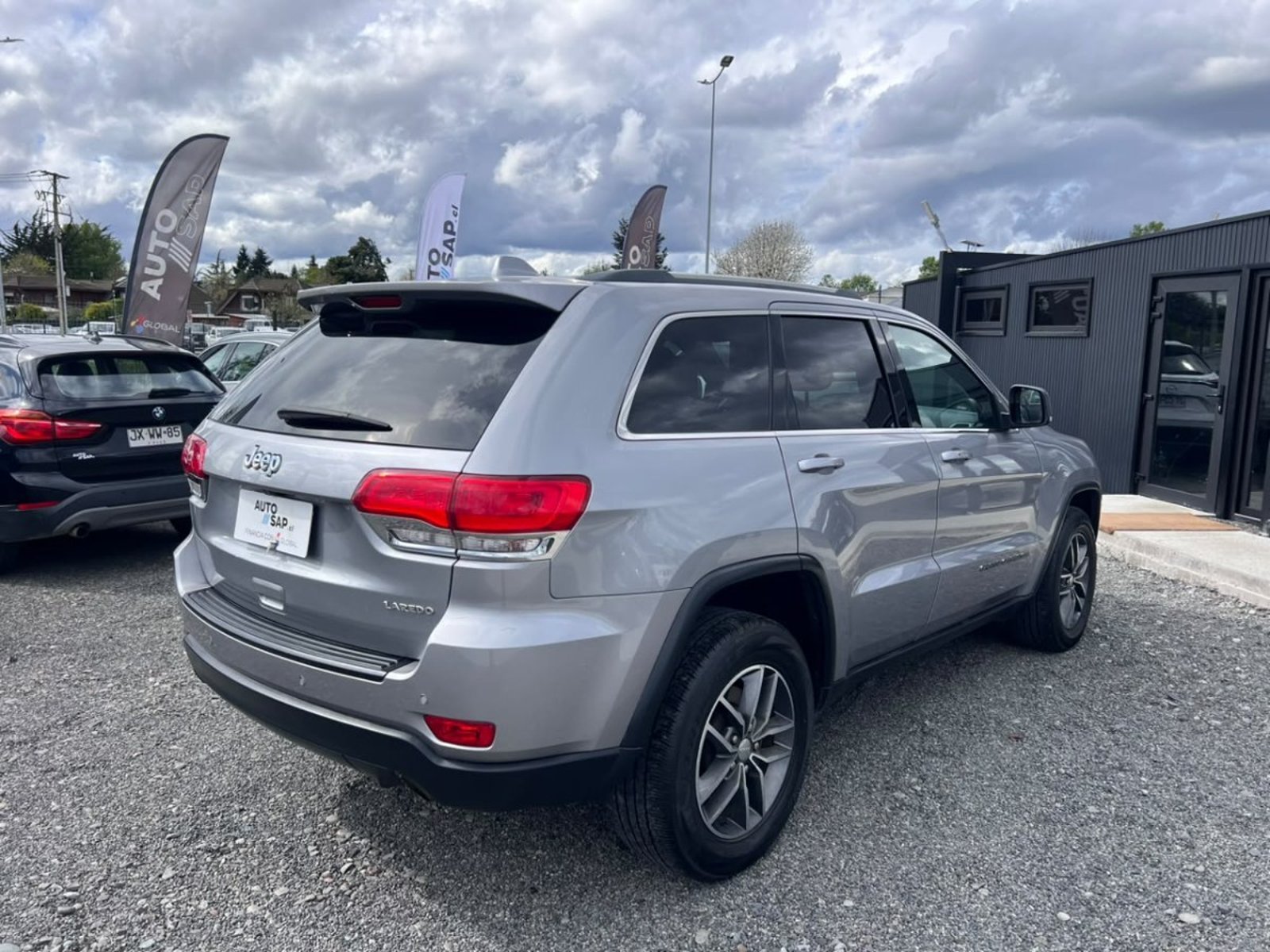 Jeep GRAND CHEROKEE LAREDO 3.6 2018 - Foto 4 de 10