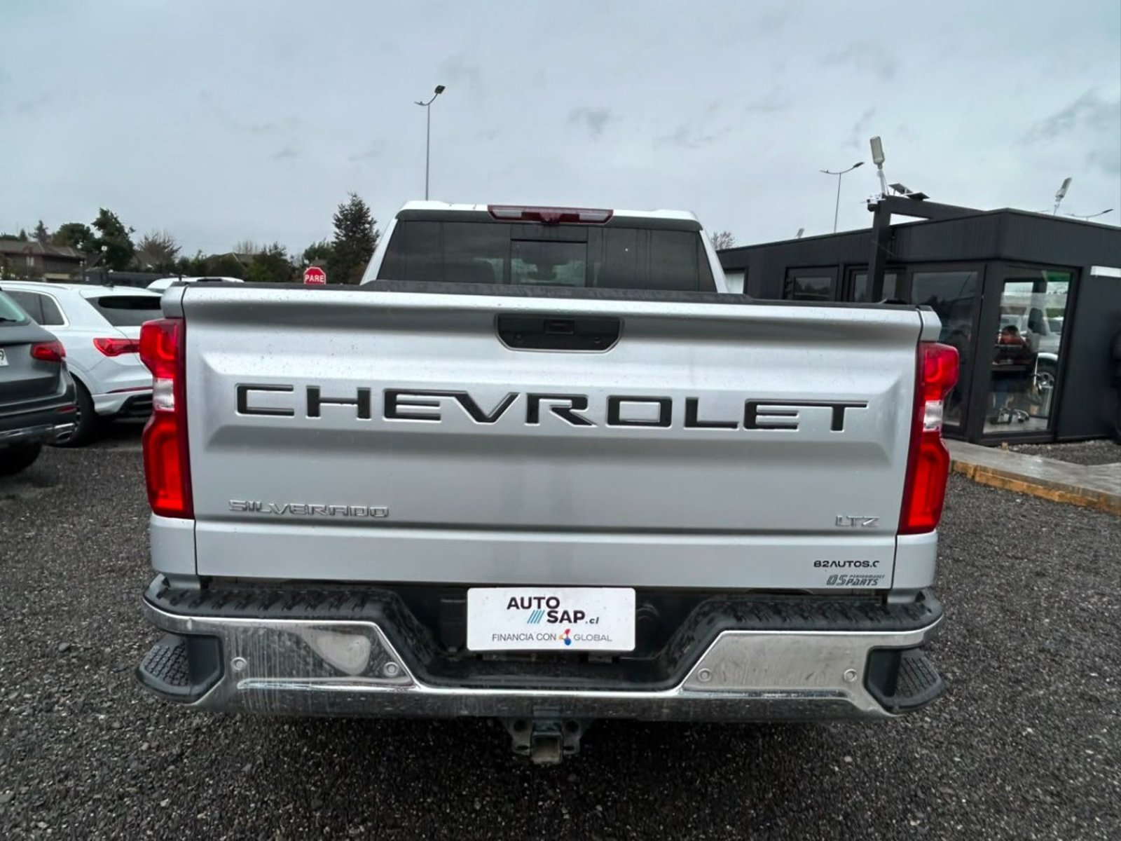 Chevrolet SILVERADO CC DCAB 4X4 5.3 AUT 2021 - Imagen 6 de 10