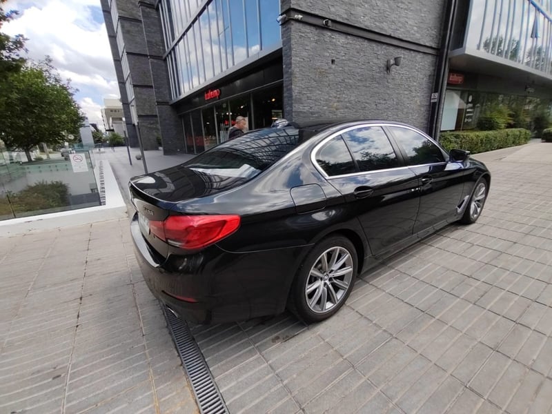 BMW 520I 2.0 EXECUTIVE 4X2 AT 5P 2019 - Imagen 5 de 10