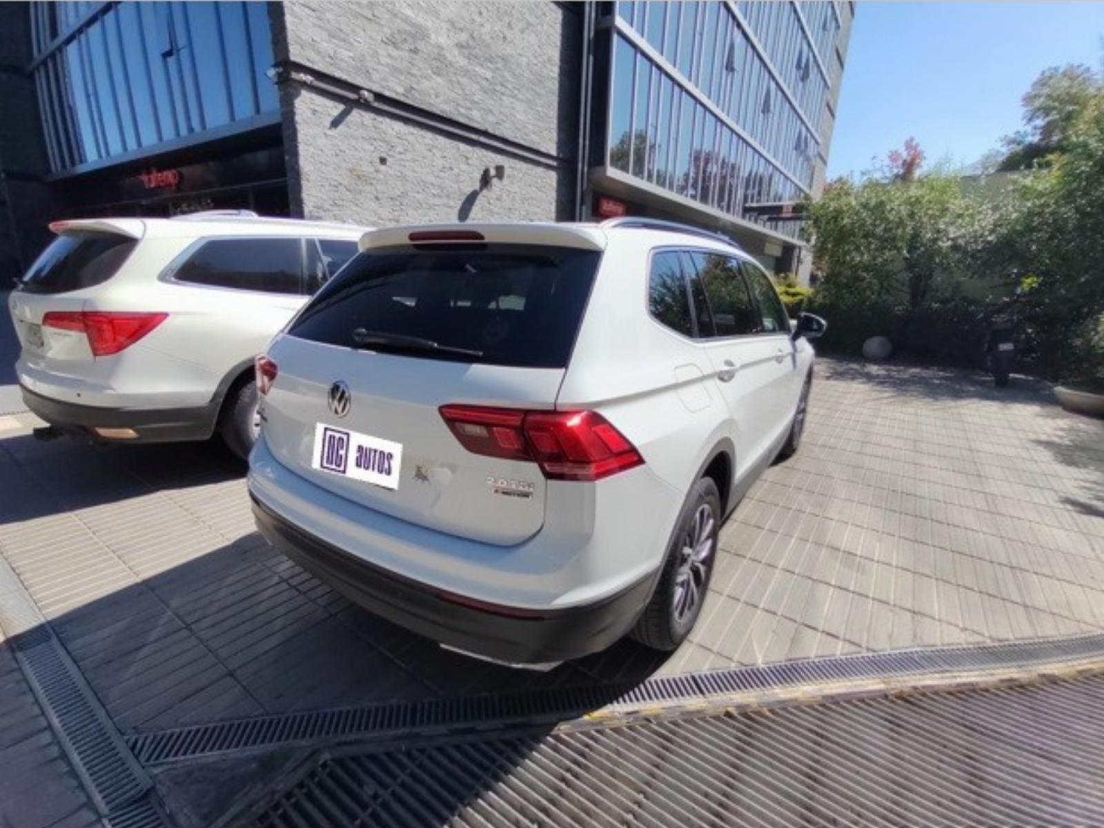 Volkswagen TIGUAN 2.0 TDI DSG Comfortline Aut 4Motion 7A 2019 - Foto 2 de 10
