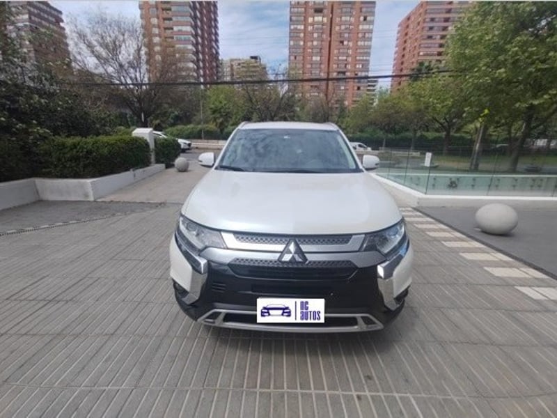 Mitsubishi OUTLANDER 2.0 GLX 4X2 AT 5P 2022 - Imagen 6 de 10